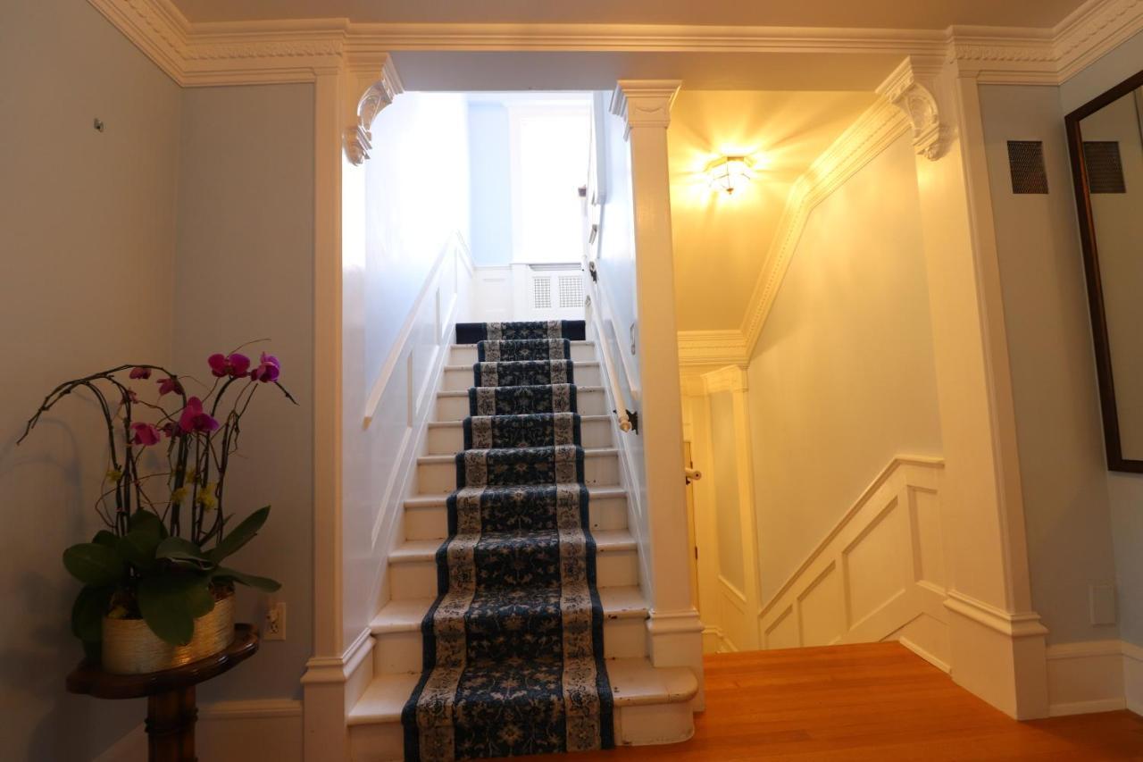 Lipton Place By Elegant Waterfront Esquimalt المظهر الخارجي الصورة